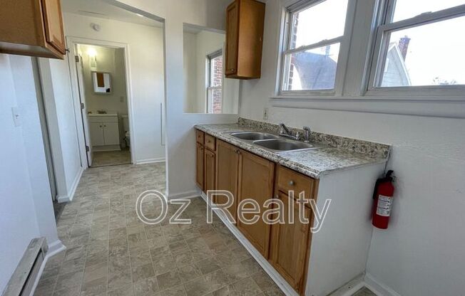 416 MAUMEE AVE
