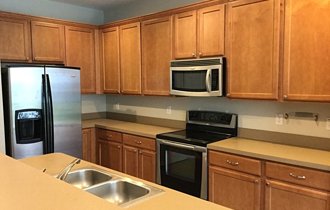 3 beds, 2 baths, $2,100