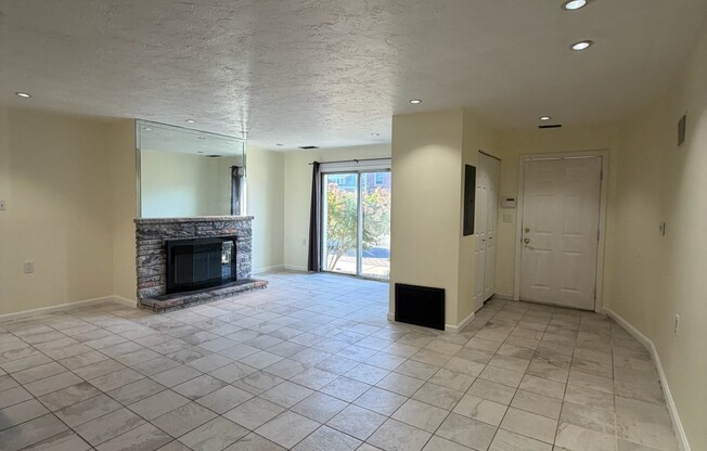 2 beds, 2.5 baths, 1,550 sqft, $2,850, Unit Unit 44