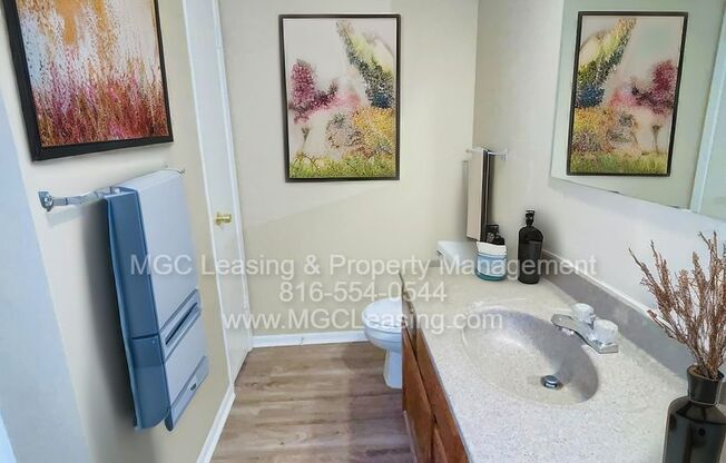 2 beds, 1 bath, $950, Unit 1560-A E 125th St