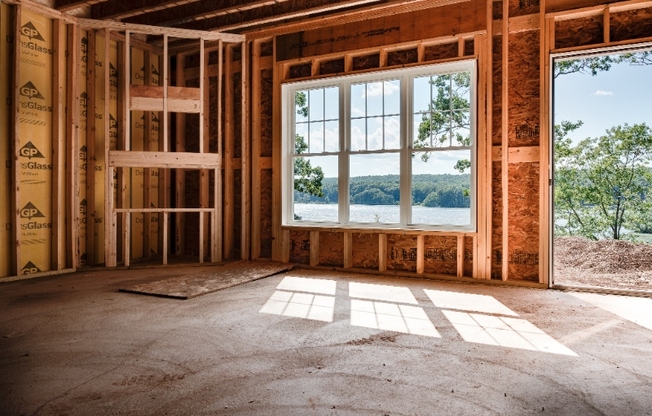 8 EDGEWATER CIR