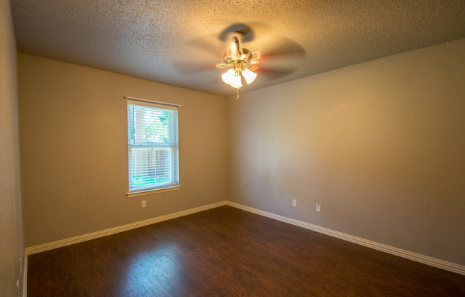 3 beds, 2 baths, $1,900