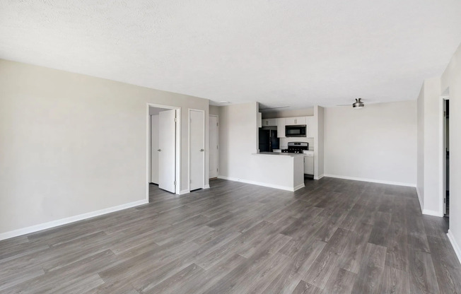 2 beds, 1 bath, 1,003 sqft, $1,565, Unit 09-9408-208