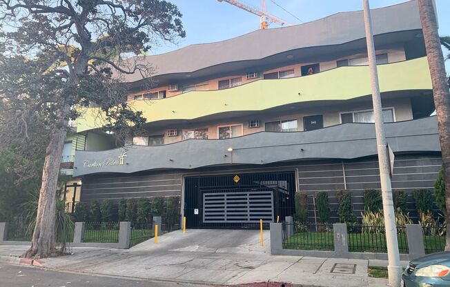 Studio, 1 bath, 450 sqft, $1,395, Unit 301