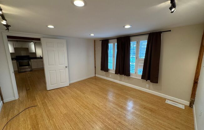 1 bed, 1 bath, 600 sqft, $1,650, Unit B