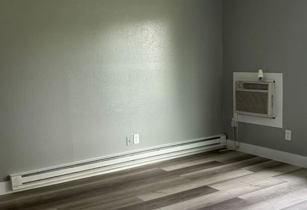 3 beds, 1 bath, 945 sqft, $1,600, Unit 1326 L1