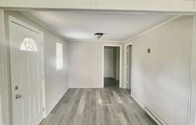 2 beds, 1 bath, $1,200, Unit B