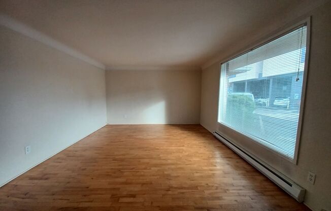 1 bed, 1 bath, $1,075, Unit 1818