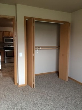 2 beds, 1 bath, 945 sqft, $895, Unit 211