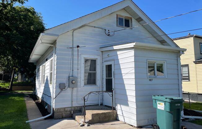 1927 Sherwood Ave.