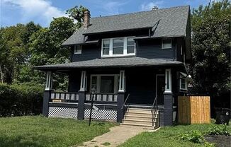 Charming 3 Bedroom 2 Bath in Cleveland