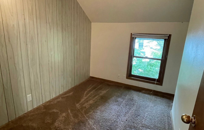 3 beds, 1 bath, $1,500