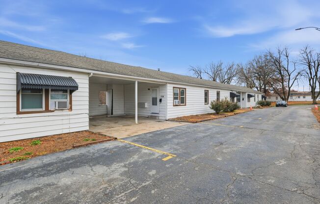 2 beds, 1 bath, 650 sqft, $950, Unit 1015 N Scott Avenue #109