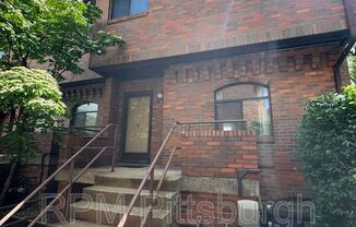 3242 NIAGARA SQ