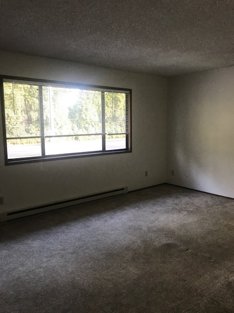 2 beds, 1 bath, 850 sqft, $1,595, Unit 834