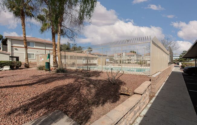 2 beds, 2 baths, $1,400, Unit Building 4