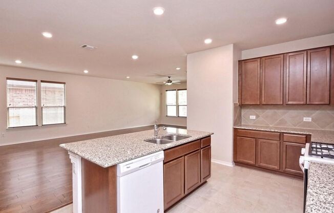 3 beds, 2 baths, $2,050