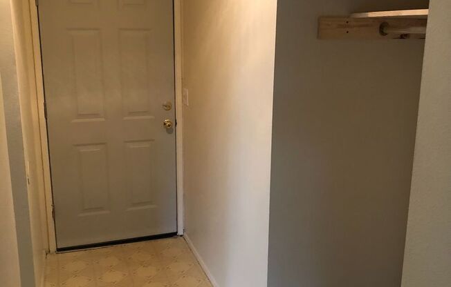 NW Eugene home in cul-de-sac with large yard!