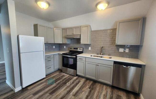1013 E GORDON