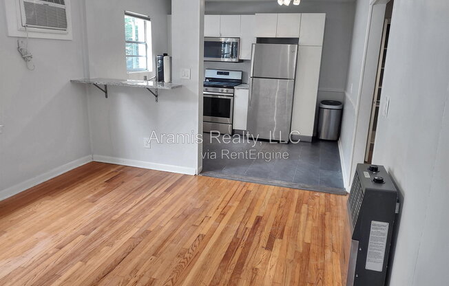 812 PIEDMONT AVE NE