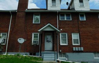 1 bed, 1 bath, $800, Unit 1027 Penhurst Unit 3