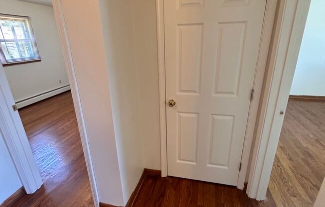 2 beds, 1 bath, 903 sqft, $1,210, Unit E-8