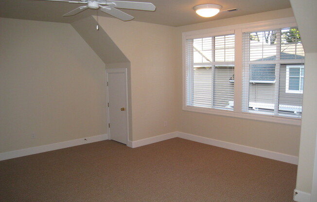 2 beds, 2.5 baths, $2,395, Unit 1528