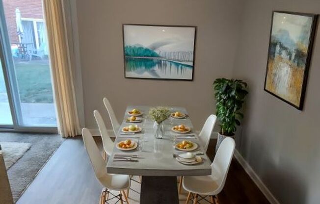 2 beds, 1 bath, 960 sqft, $959, Unit 4