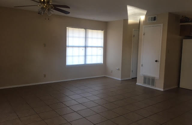 1 bed, 1 bath, 480 sqft, $600, Unit Apt 05