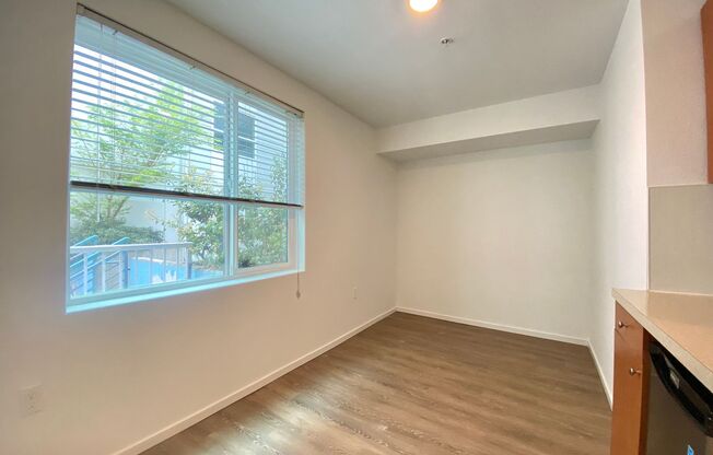 Studio, 1 bath, 180 sqft, $1,149, Unit 3206