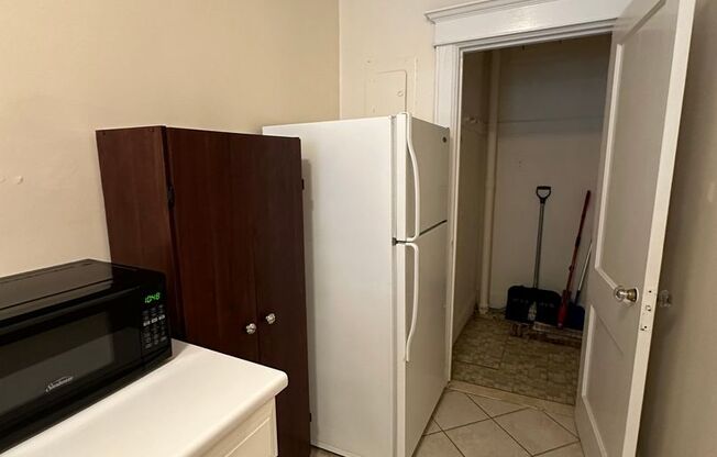 Studio, 1 bath, 525 sqft, $1,950, Unit 112