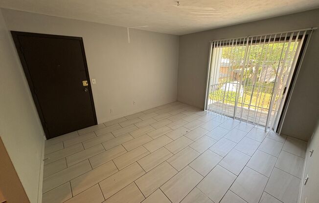 1 bed, 1 bath, 802 sqft, $775, Unit #23