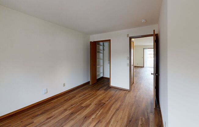 2 beds, 1 bath, 950 sqft, $1,695, Unit 584DA