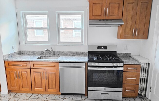 3 beds, 1 bath, 1,300 sqft, $3,450, Unit 1