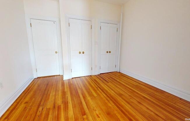 3 beds, 1 bath, $3,800, Unit 2