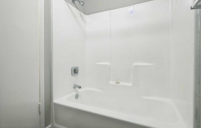 1 bed, 1 bath, 650 sqft, $1,099