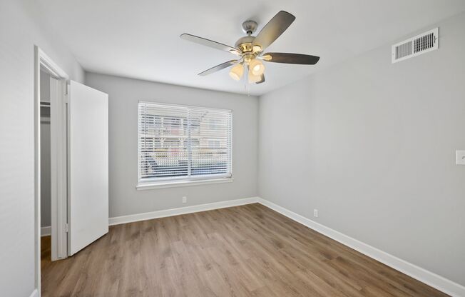 Beautiful 2 Bedroom Downstairs Available NOW!