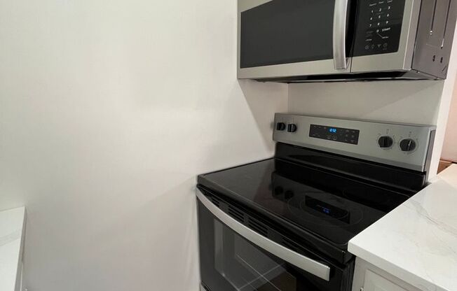 Studio, 1 bath, 400 sqft, $1,200, Unit 102