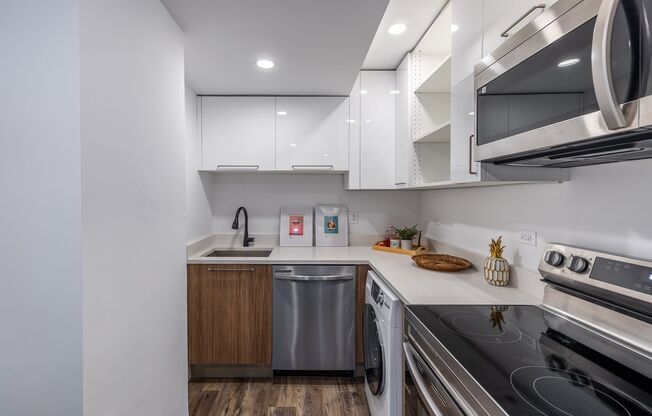 1 bed, 1 bath, $1,750, Unit 002