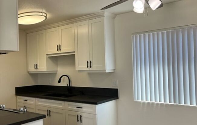 1 bed, 1 bath, $1,800, Unit F