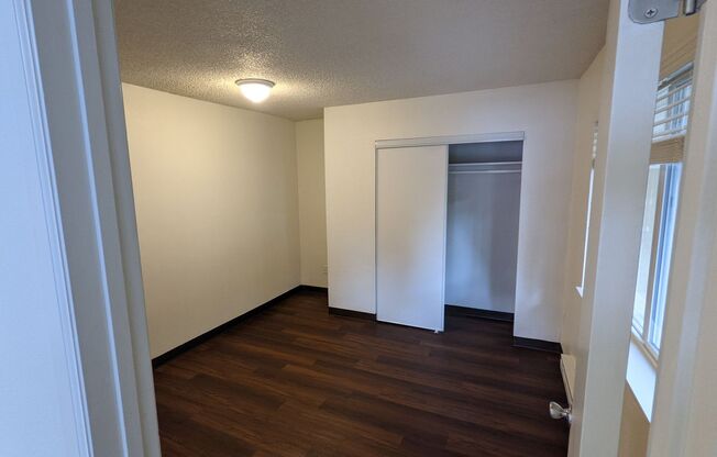 1 bed, 1 bath, 700 sqft, $1,375, Unit #13