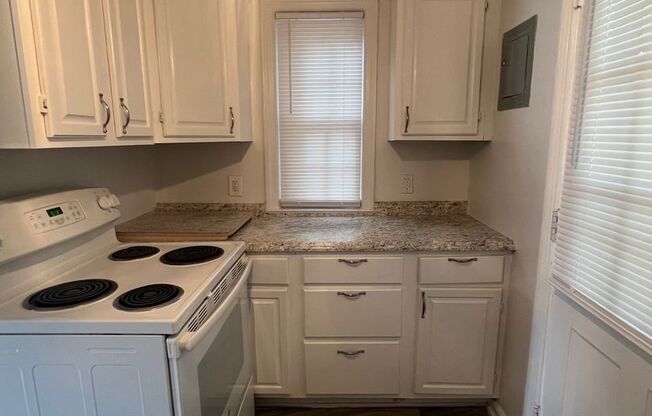 2 beds, 1 bath, $1,200