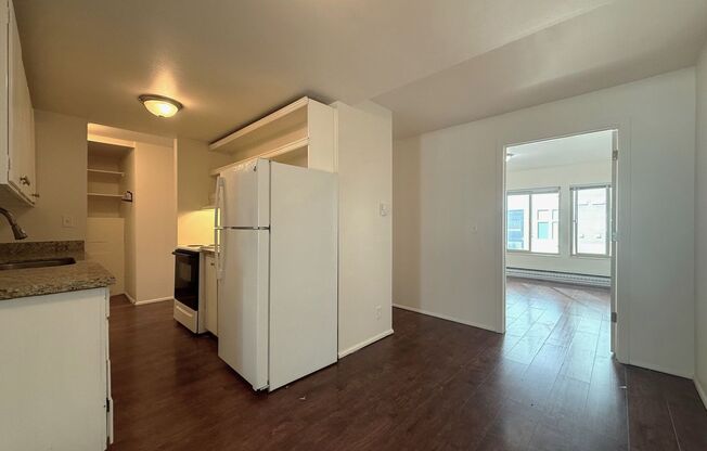 2 beds, 1 bath, 619 sqft, $1,875, Unit 205