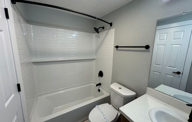 2 beds, 1.5 baths, 866 sqft, $3,010, Unit 810J6