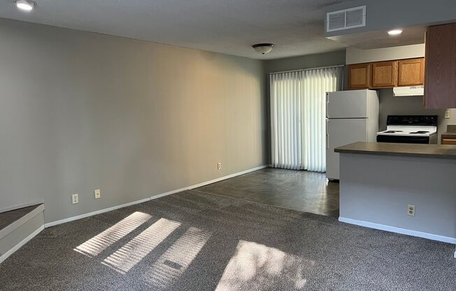 2 beds, 1 bath, 768 sqft, $959, Unit 222