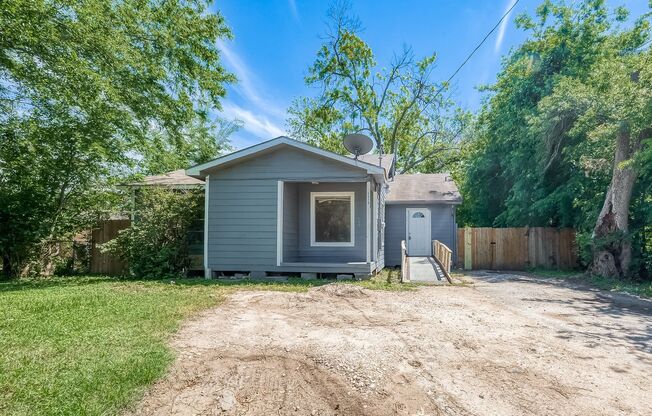 Affordable spacious 4bed/2bath single-family house!