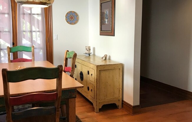 Updated 3 Bed 2 Bath Victorian Style Townhome. Flexible Move-In May 15 to July 1.