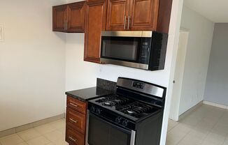 1 bed, 1 bath, $1,995, Unit 11