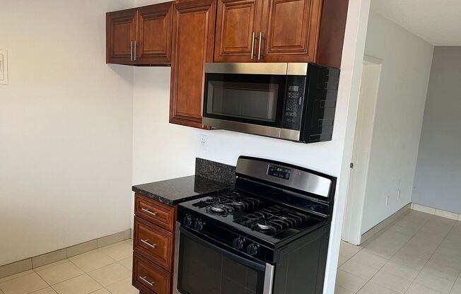 1 bed, 1 bath, $1,995, Unit 11